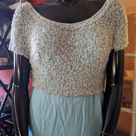 Spectacular 'Ice Queen' beaded vintage gown by Larrabee New York - Picture 1 of 17